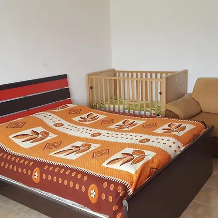 Apartament Me Qera